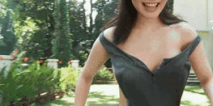 内涵美女gif动态图片：护士，打个针