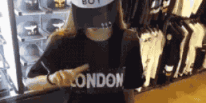 内涵图gif：听所每个女生都有这样的想法