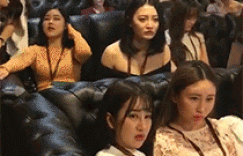 内涵美女gif动图：什么都别说，吻我