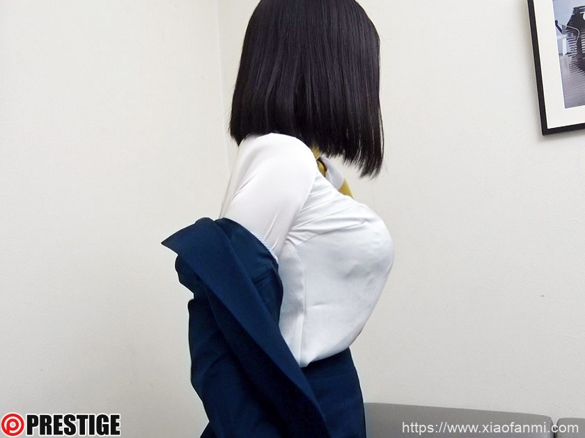 制服美人 内容夸张 慎入 车牌:AKA-034