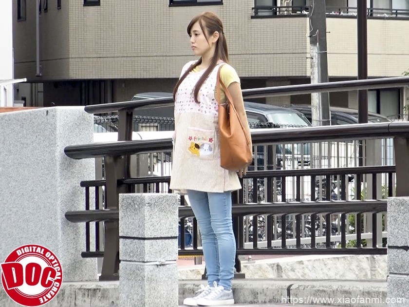 年轻的妻子 车牌:KKU-003