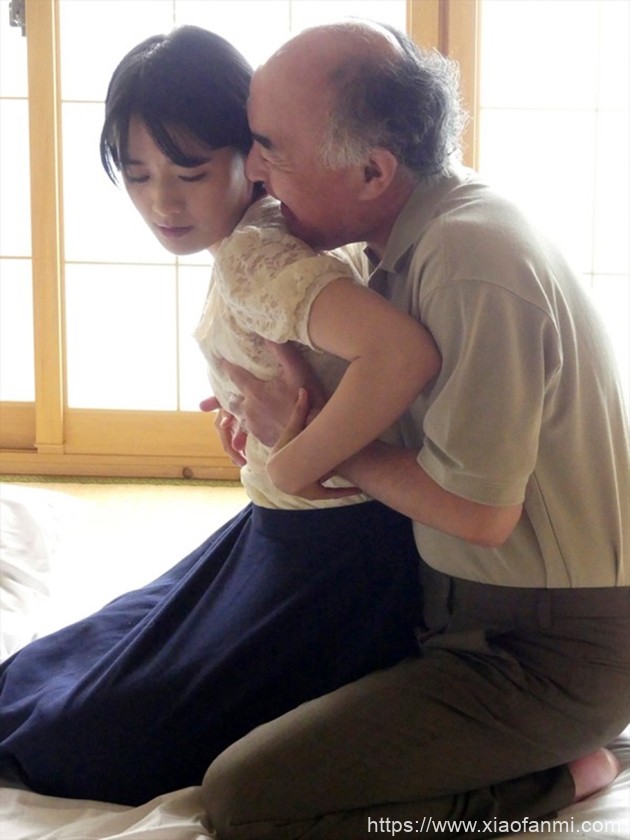 向井蓝 献身…義父 车牌:226NAFI-004
