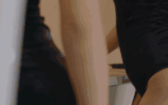 邪恶美女gif动图：冰棍吃的这么销魂还直播