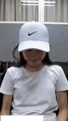 邪恶美女gif动图：冰棍吃的这么销魂还直播